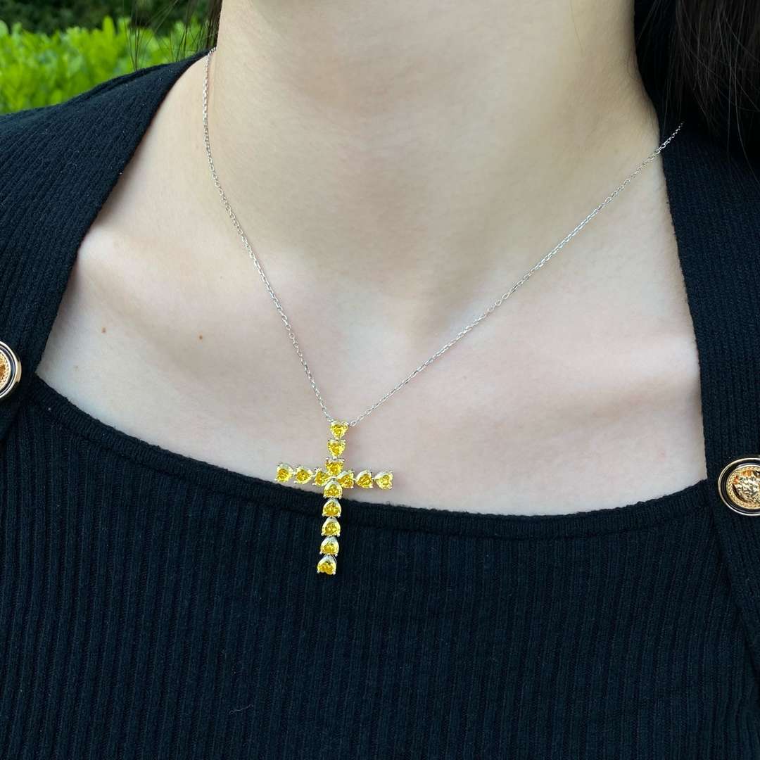 [Noble Jewelry]Radiant Cross Shape Necklace