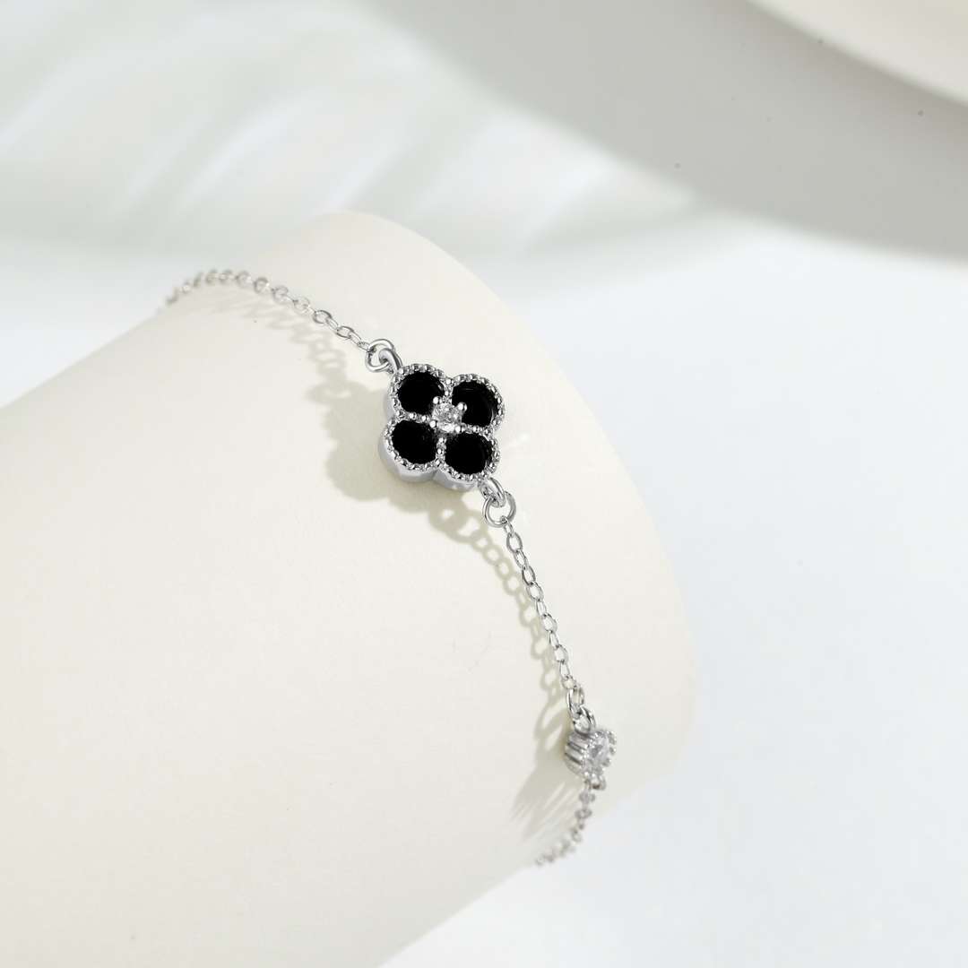 [Noble Jewelry]Delicate Four Leaf Clover Bracelet