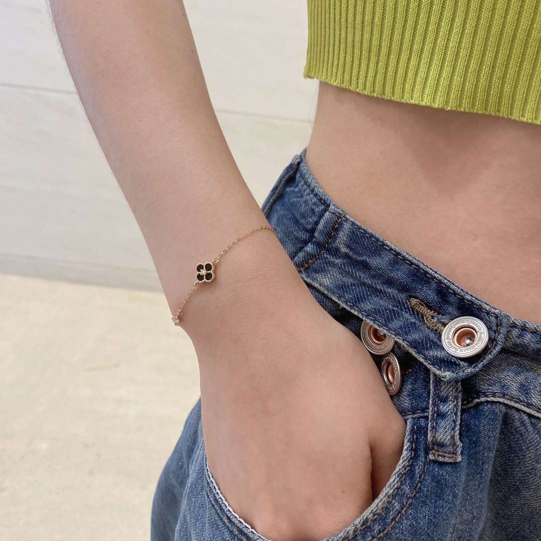 [Noble Jewelry]Delicate Four Leaf Clover Bracelet